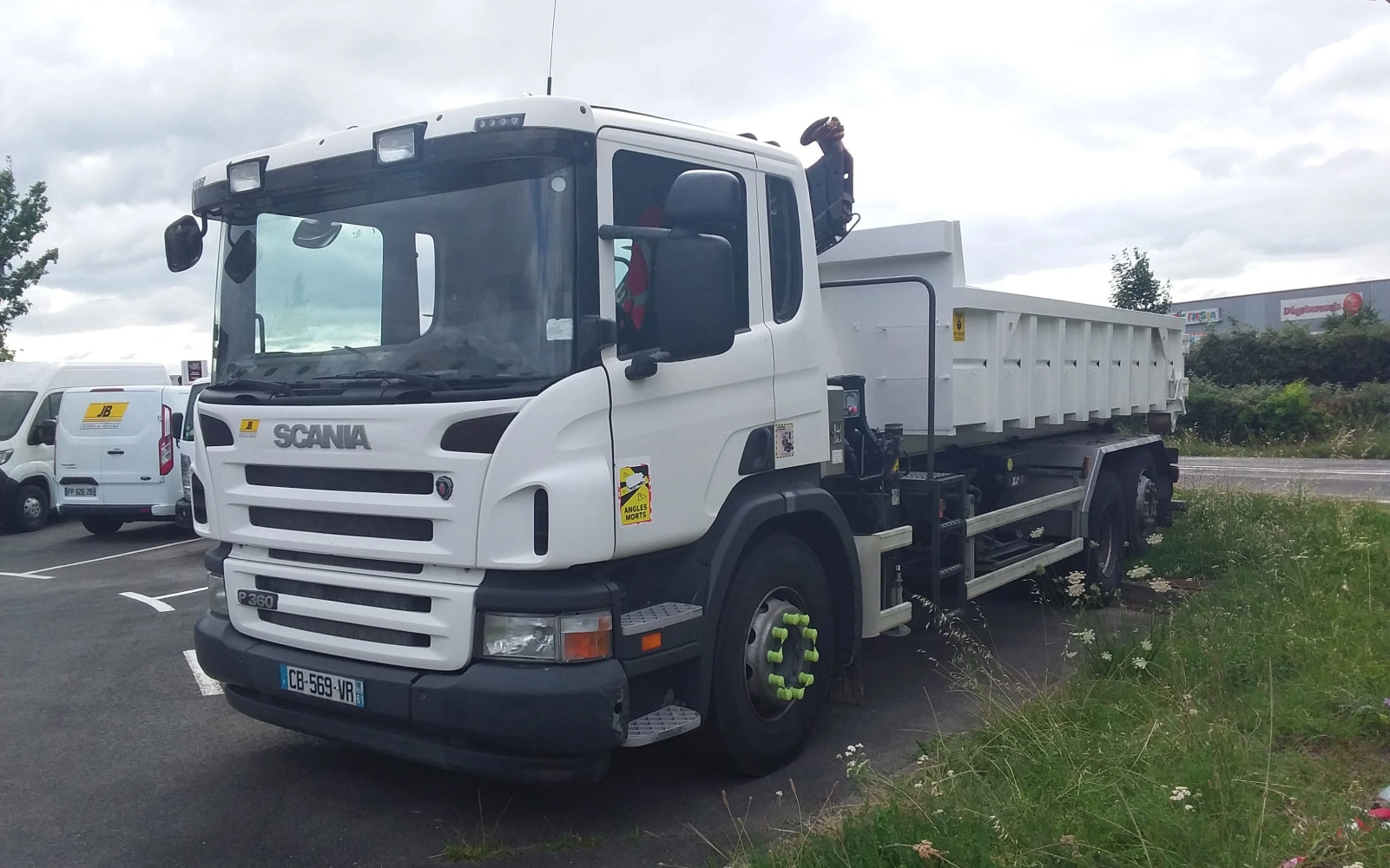 Jb Location Location Utilitaire Bordeaux Camions Et Vehicules Industriels​ 4