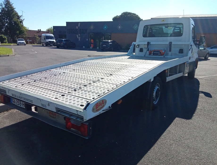 Jb Location Location Utilitaire Bordeaux Location De Camions Plateaux