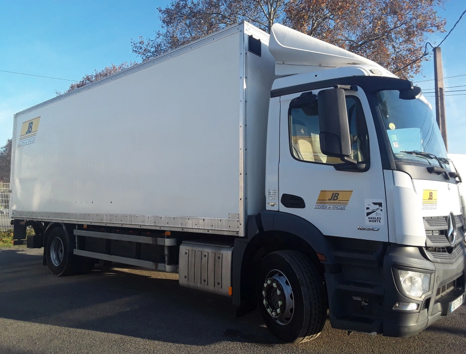 Jb Location Location Utilitaire Bordeaux Location De Poids Lourds